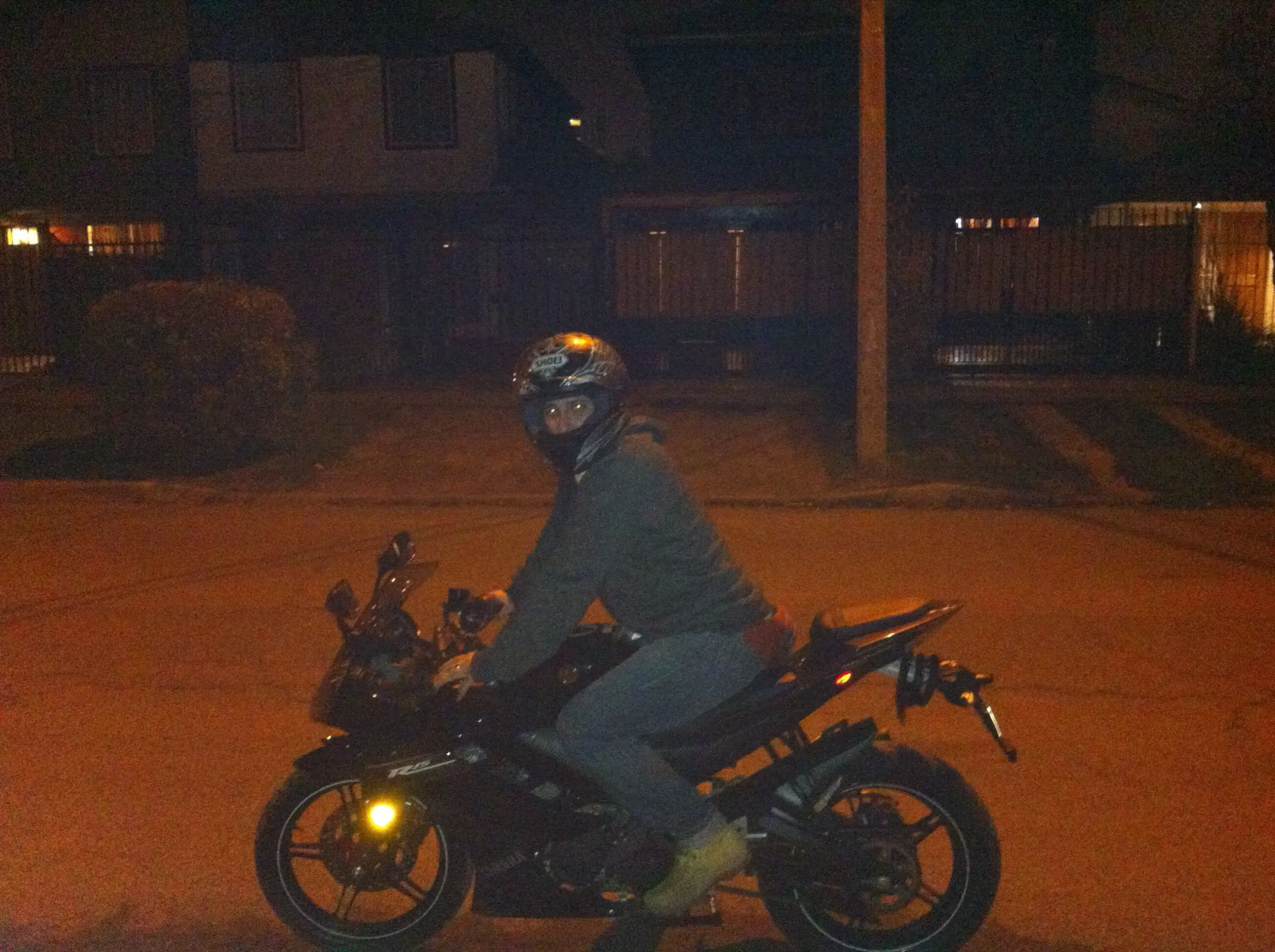 motos de noche - Cómo manejar moto en la noche