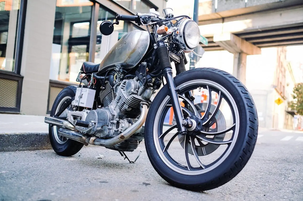 que condiciones tiene que tener los neumaticos de una motocicleta - Cuál es la profundidad mínima que debe tener un neumático de moto