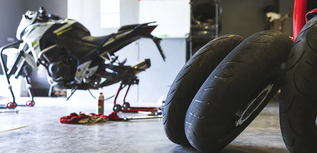 cambiar ruedas motocicleta - Cuál es la rueda que más se desgasta en una moto