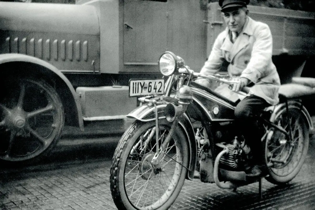 las primeras motos - Cuál fue la primera motocicleta