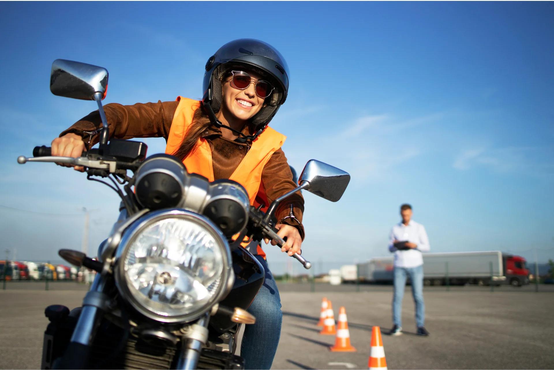 Curso De Manejo De Motos: Aprende A Conducir Con Seguridad | Full Time Motos