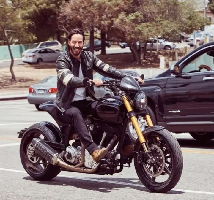 las motos de keanu reeves - Cuánto vale la moto de Keanu Reeves