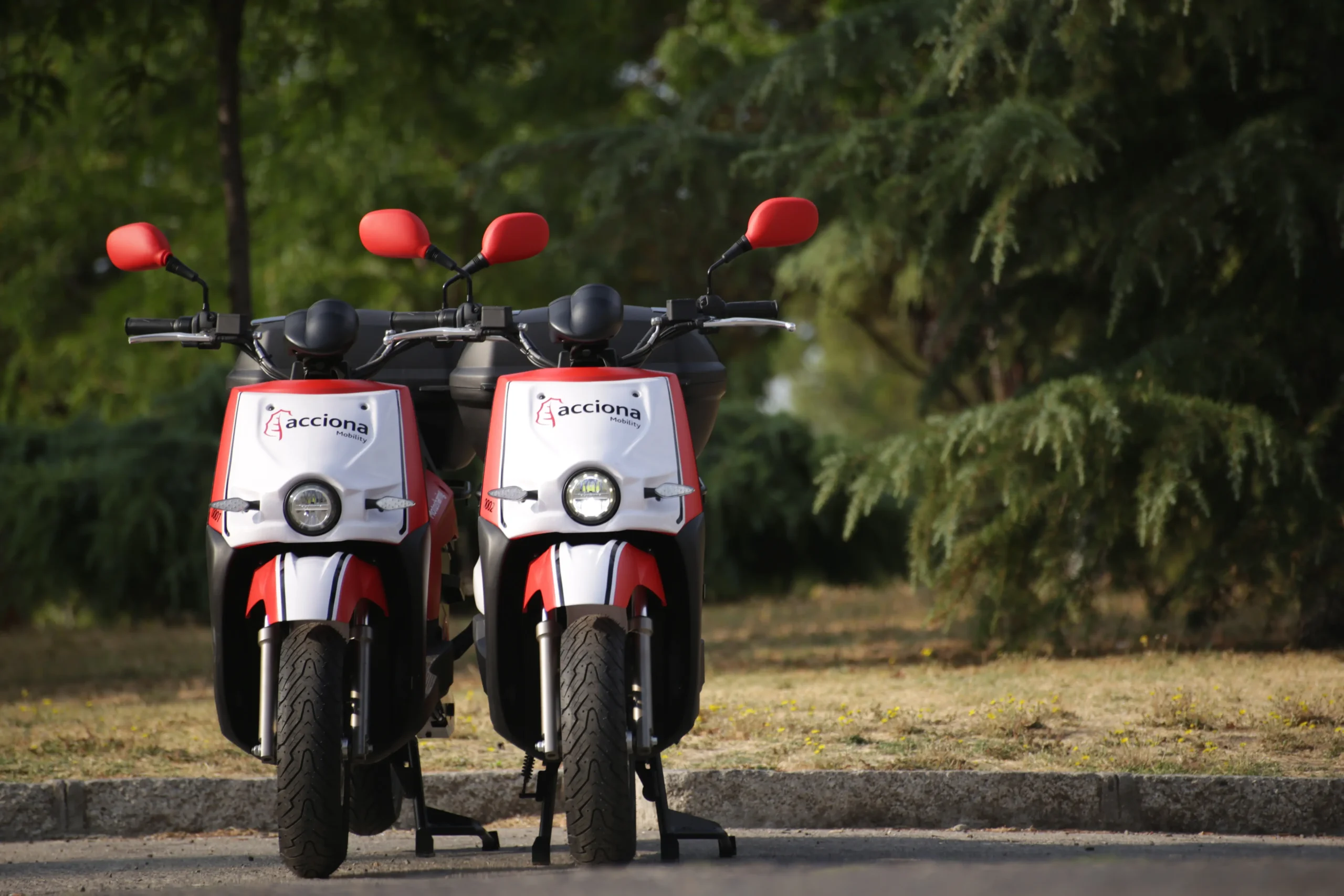 Motos Acciona: Líderes en el mercado de las motos eléctricas - Cuántos cascos tienen las motos de ACCIONA motos acciona - Cuántos cascos tienen las motos de ACCIONA