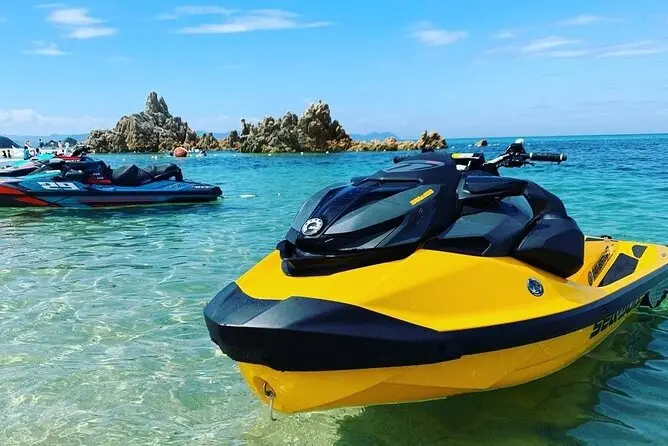 lanchas y motos de agua - Qué diferencia hay entre un jet ski y una moto de agua