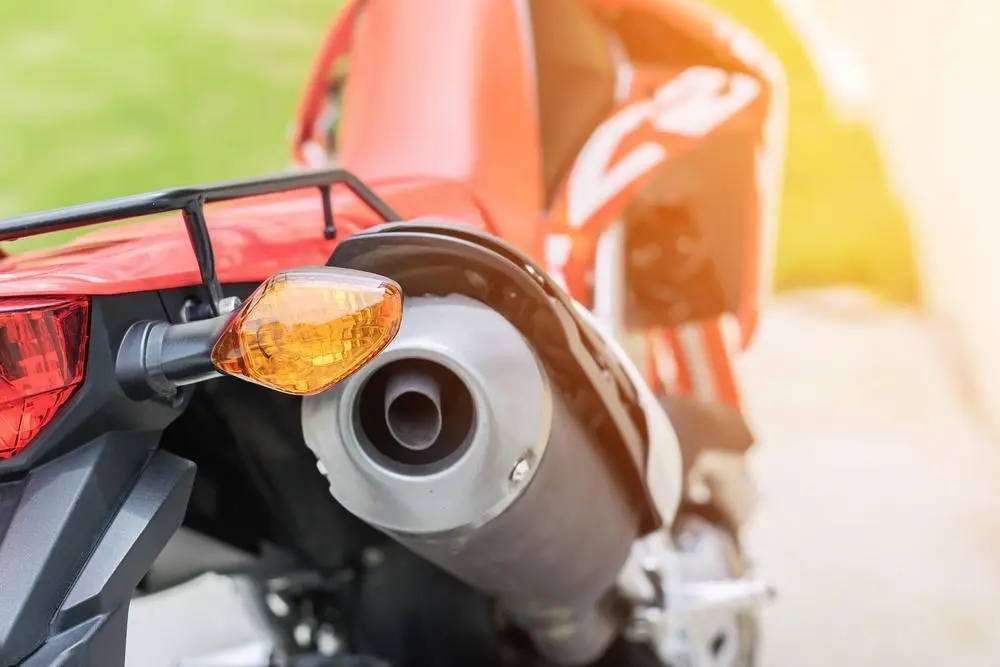Una motocicleta puede disponer de señal de emergencia - Qué distancia de seguridad dejara con la motocicleta que circula delante de usted si no pretende adelantarla una motocicleta puede disponer de señal de emergencia - Qué distancia de seguridad dejara con la motocicleta que circula delante de usted si no pretende adelantarla