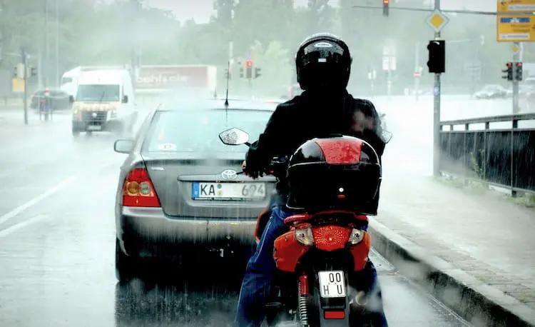 aquaplaning en motos - Qué es el aquaplaning en moto