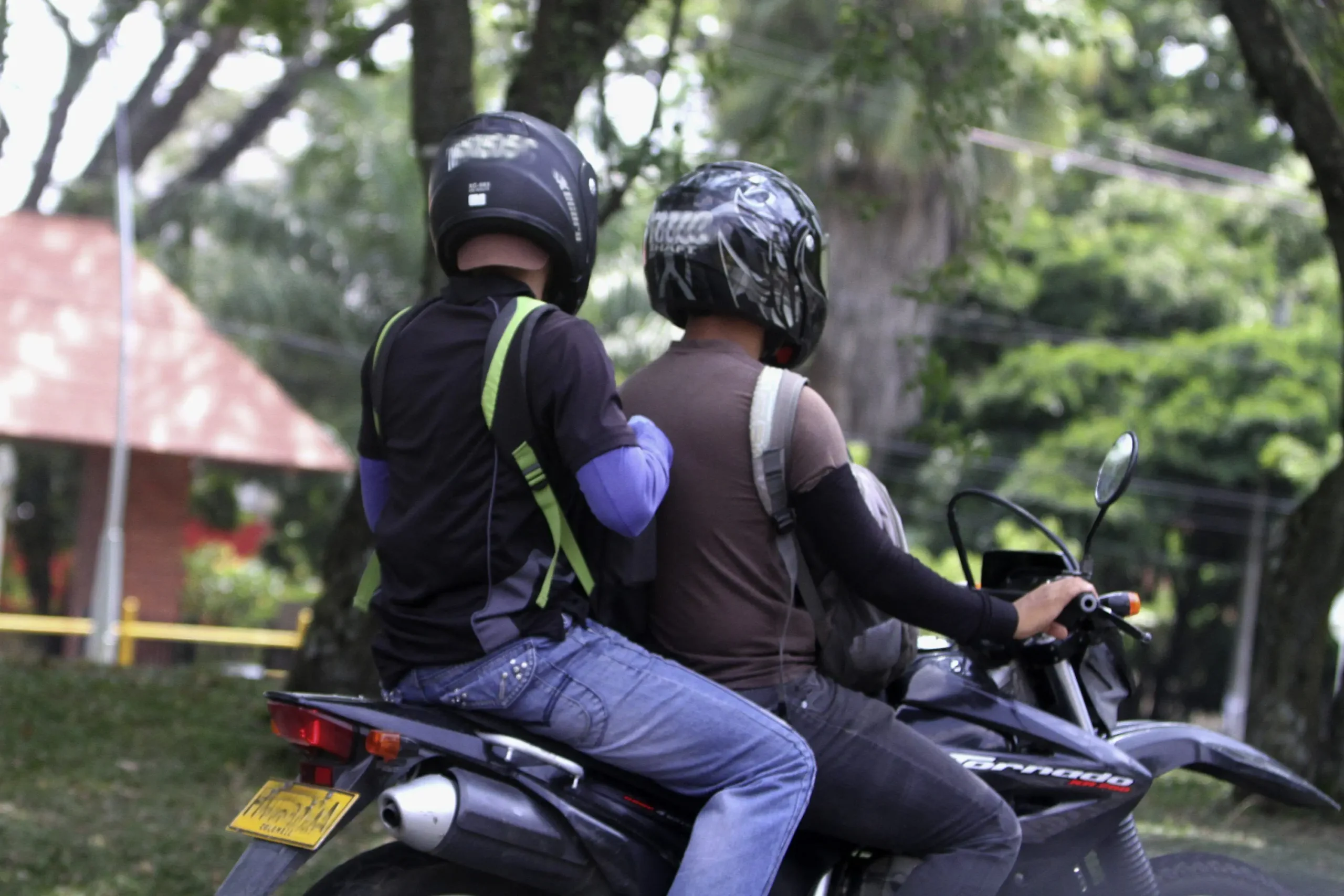 leyes de transito para motos en colombia - Qué restricciones tienen las motos en Bogotá