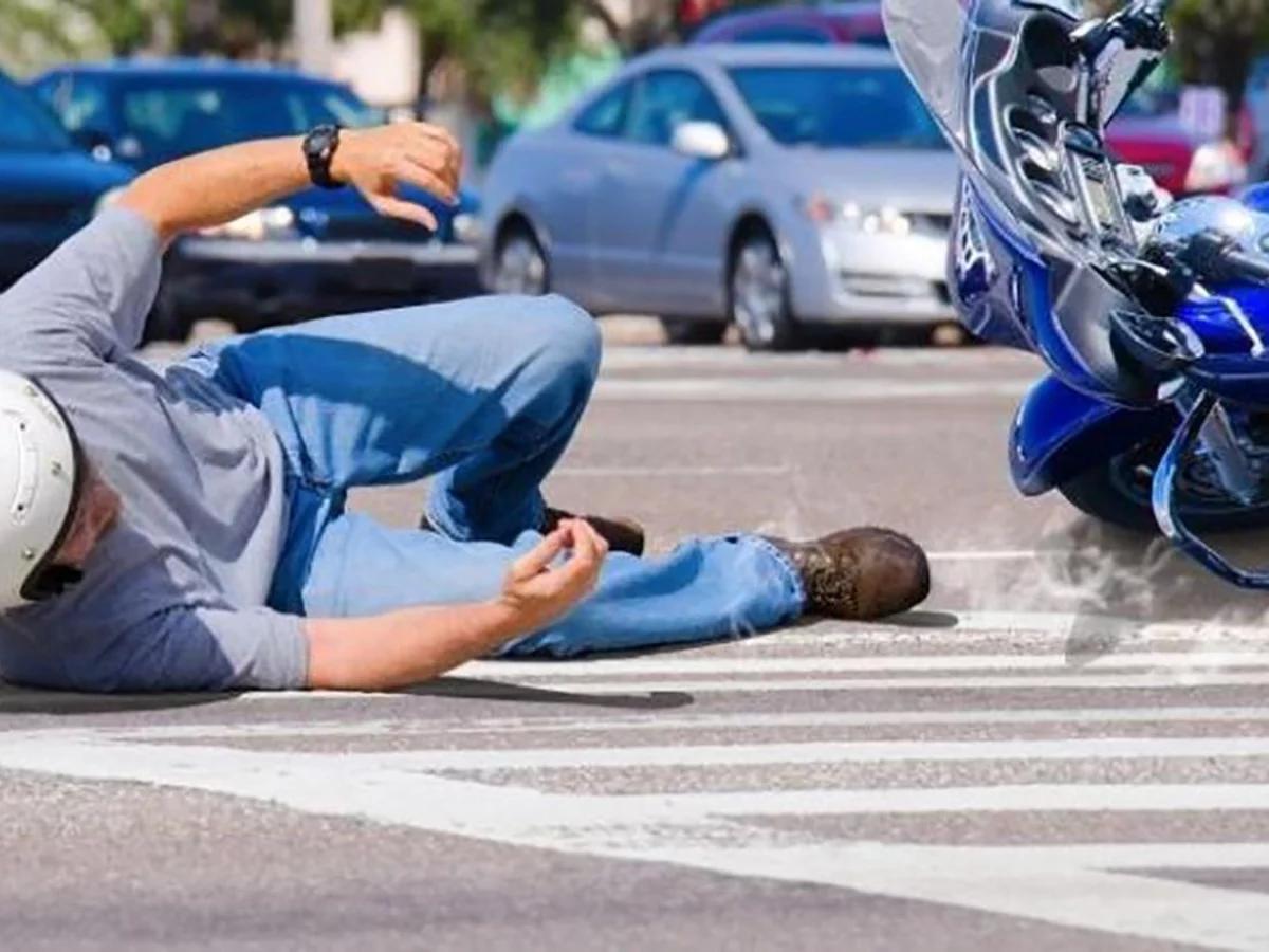 caida con la motocicleta - Qué se debe procurar el conductor de una motocicleta si sufre una caída