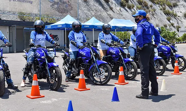 Curso de manejo de motos: Aprende a conducir con seguridad - Qué tan difícil es aprender a manejar una moto curso de manejo de motos - Qué tan difícil es aprender a manejar una moto