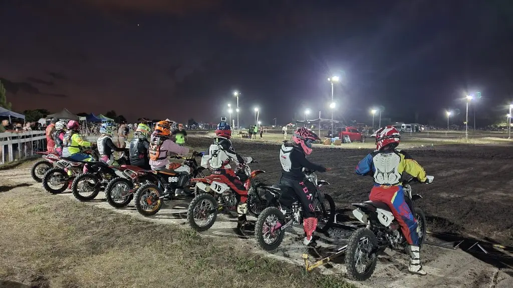 carreras de motos uruguay - Quién es el ente organizador de las carreras de motocross en Uruguay