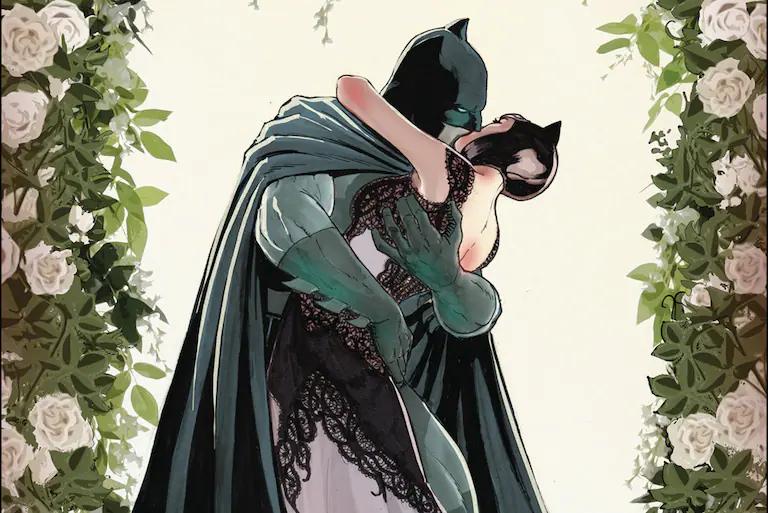 batgirl tiene un auto o una motocicleta - Quién es la novia de Batman Gatúbela o Batichica